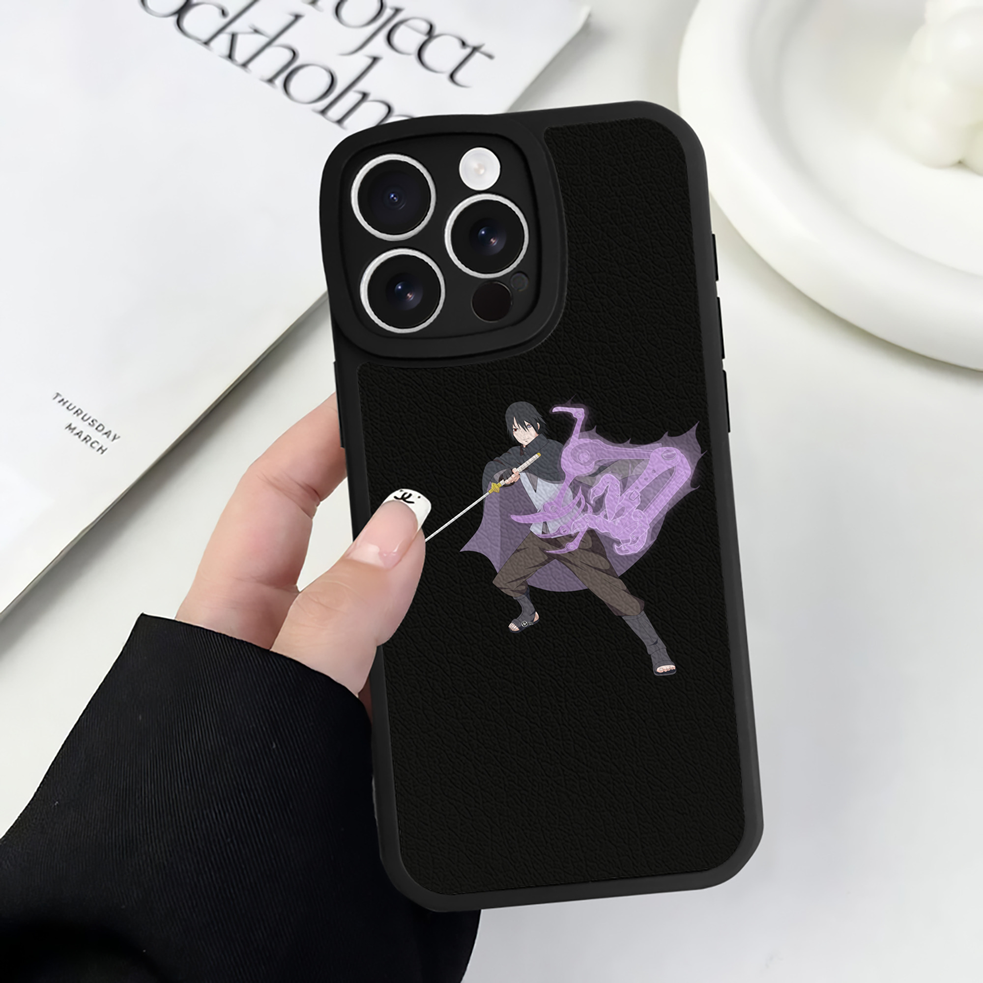 （画像用） NARUTO -ナルト- うちは サスケ Uchiha Sasuke 【iPhone 16シリーズ対応】シリコンスマホケース（レザー調） 材質：シリコン
